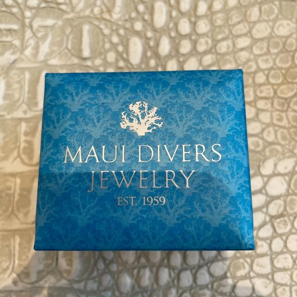 Maui Divers Pearl Earrings - Picture 3 of 3